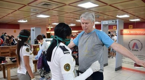Cuba fecha fronteira parcialmente